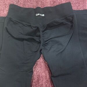 DFYNE Women's Black Leggings